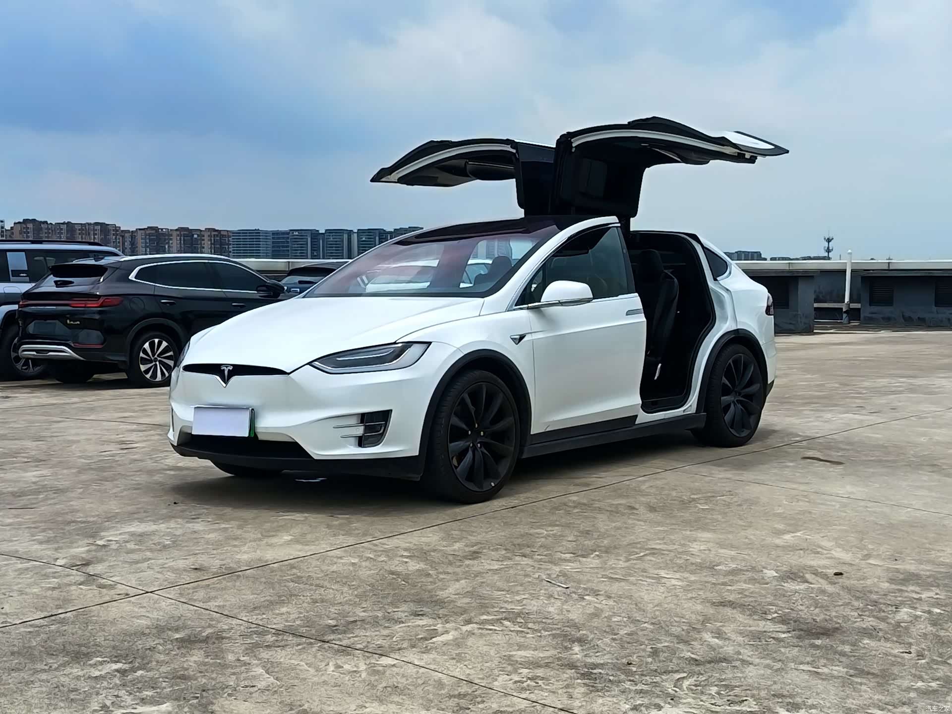 Tesla Model X, 2017 1