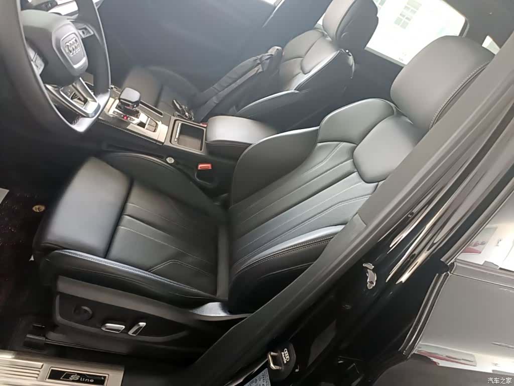 Audi Q5L, 2025 15