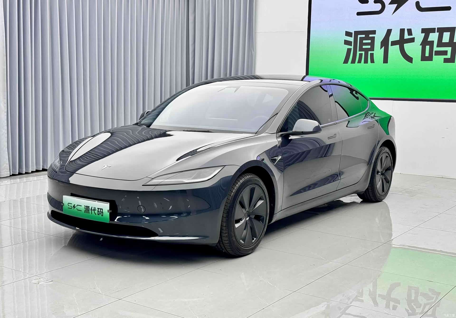 Tesla Model 3, 2025 3