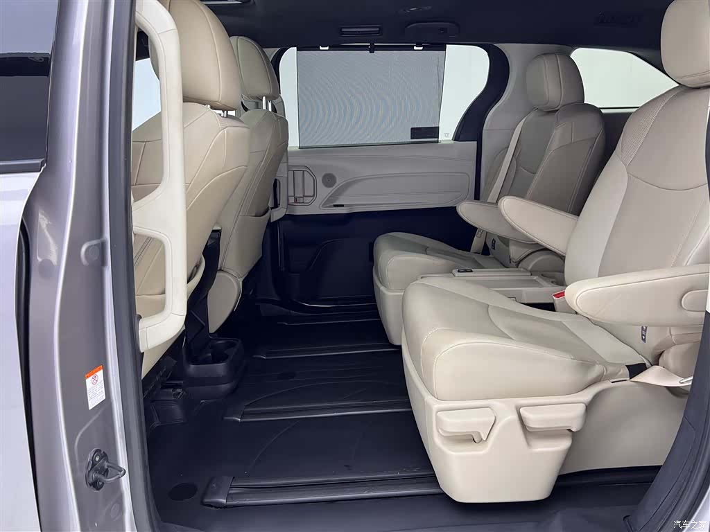 Toyota Granvia, 2024 20