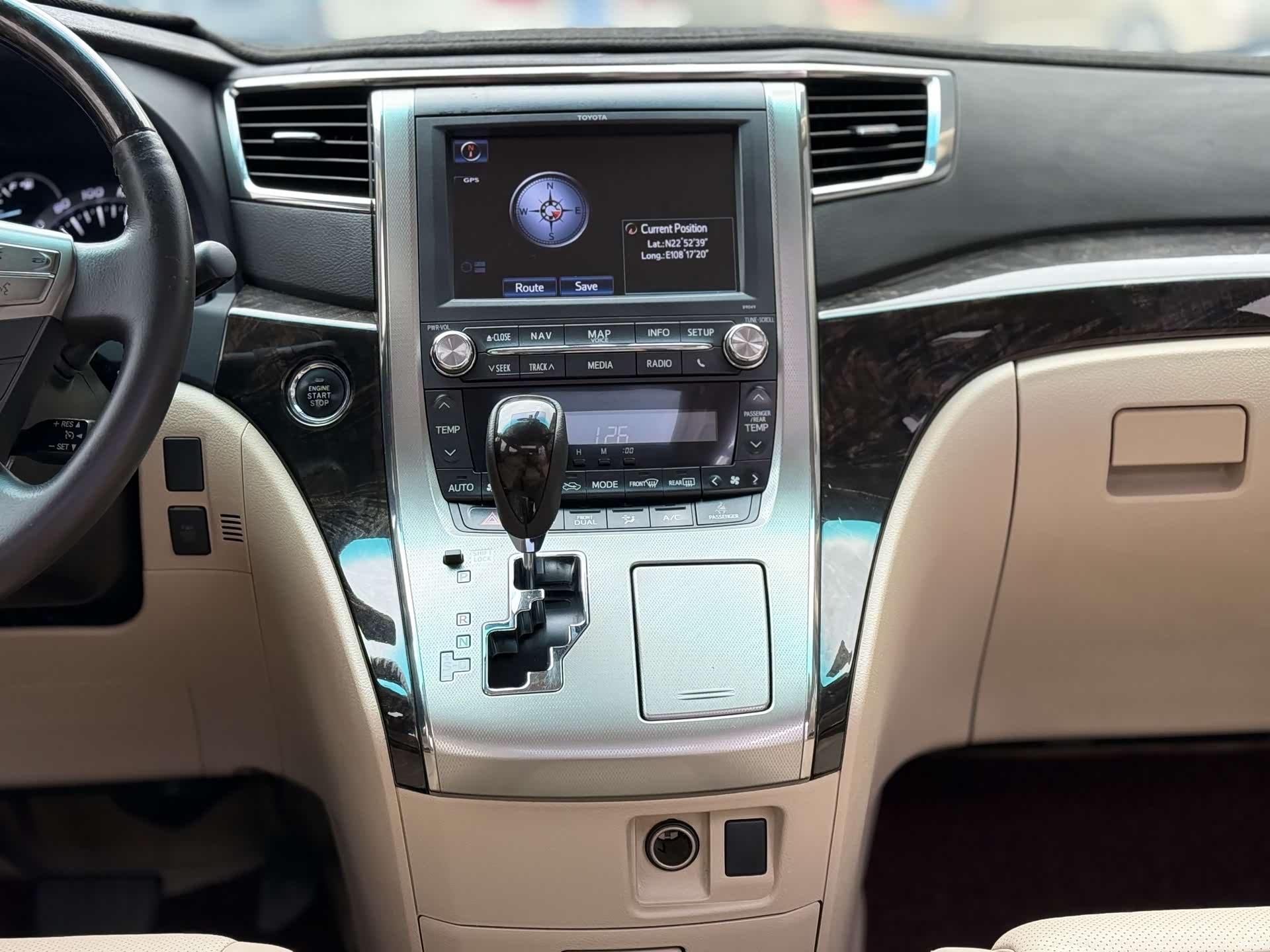 Toyota Alphard, 2015 12