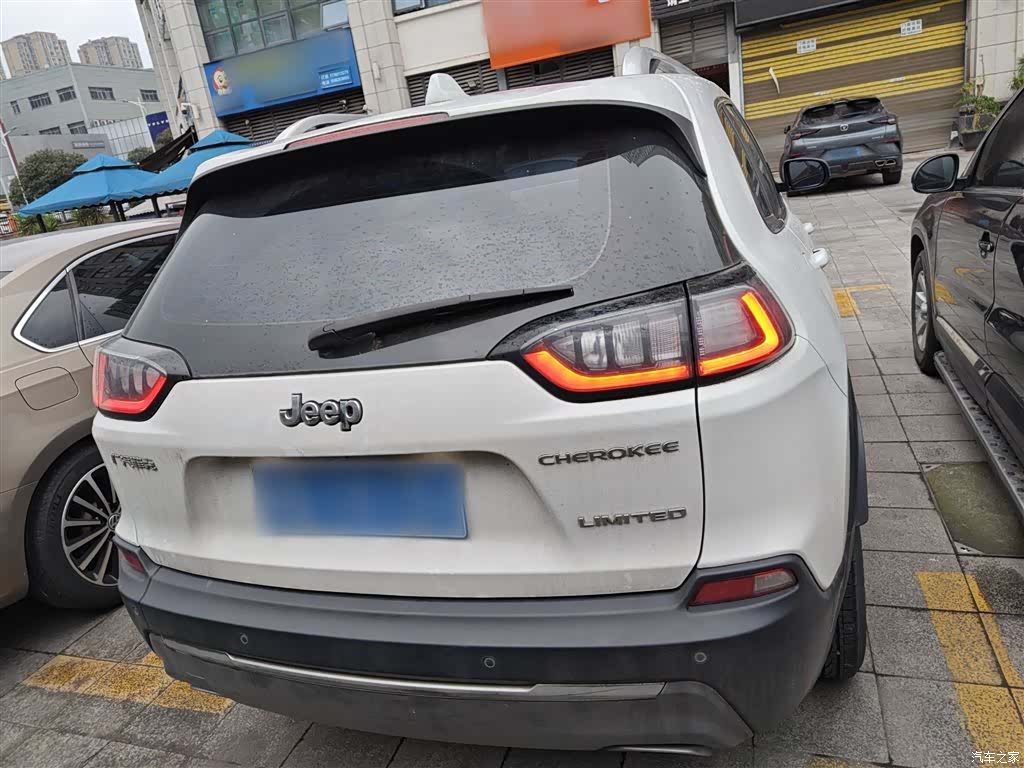 Jeep Cherokee, 2019 4