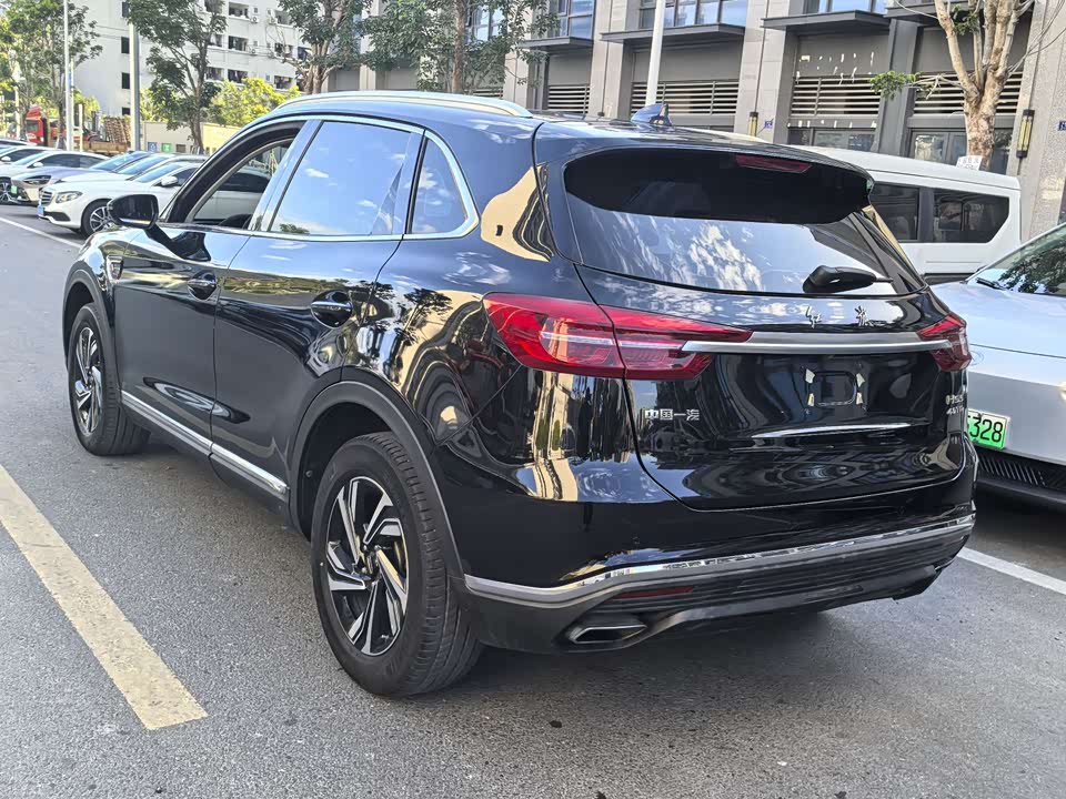 Hongqi HS5