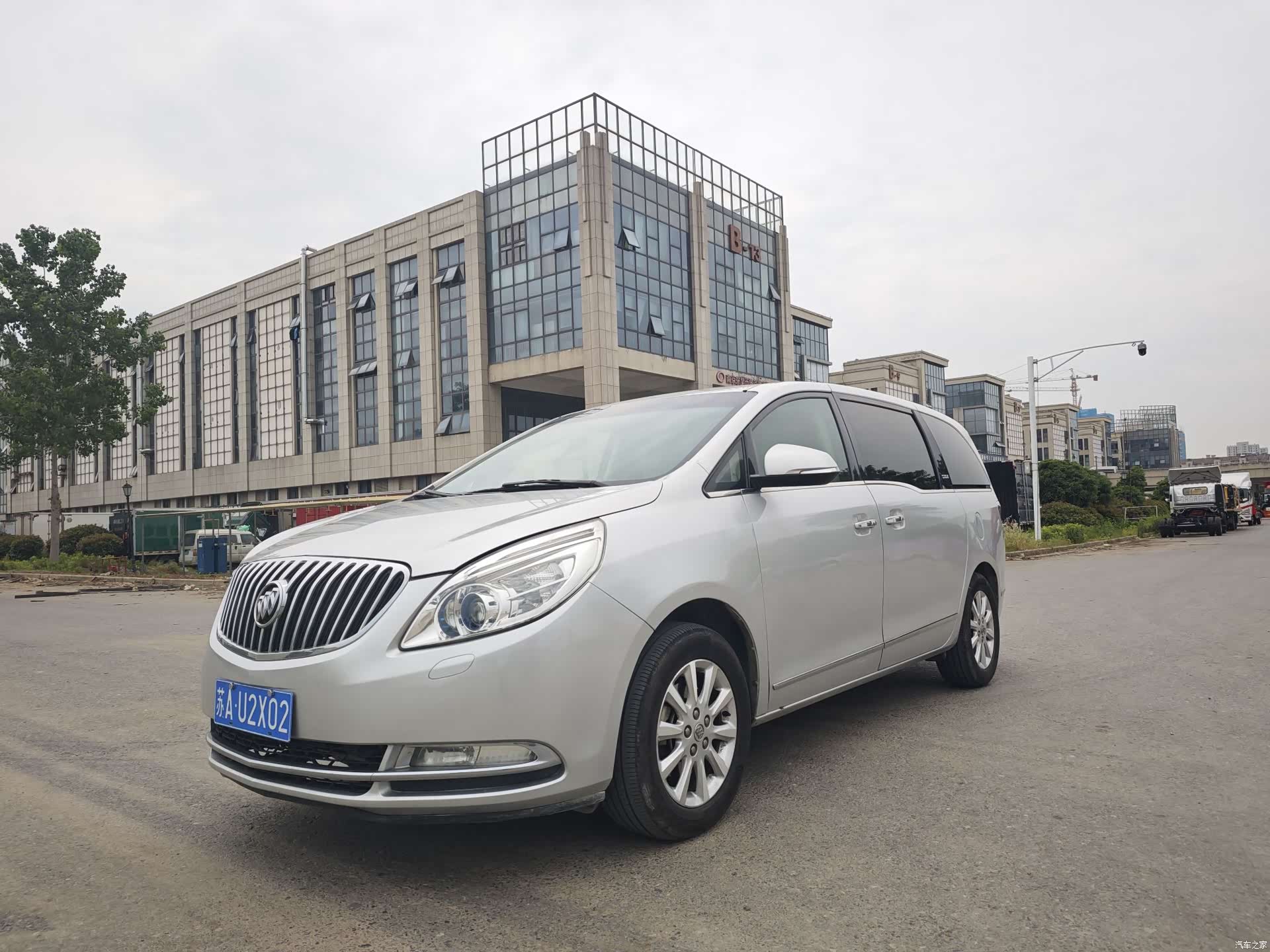 Buick GL8, 2014 1