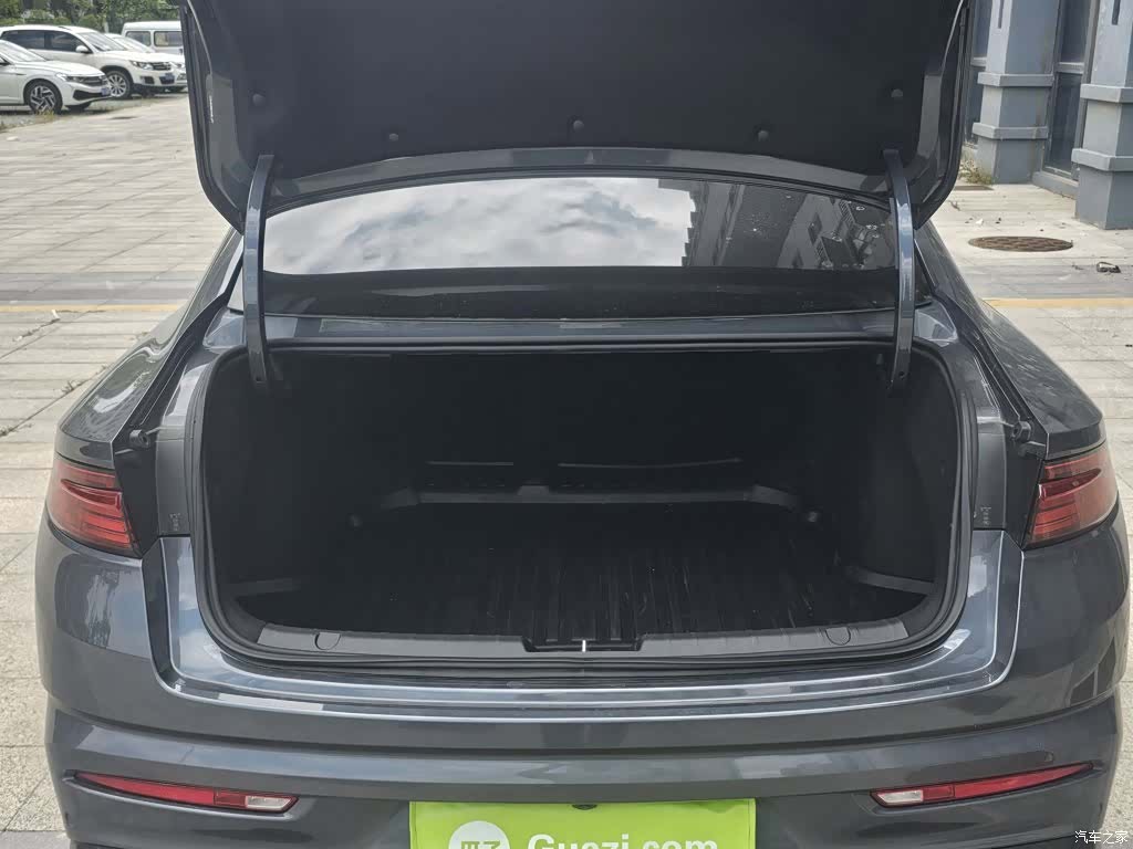 Geely Preface, 2025 19