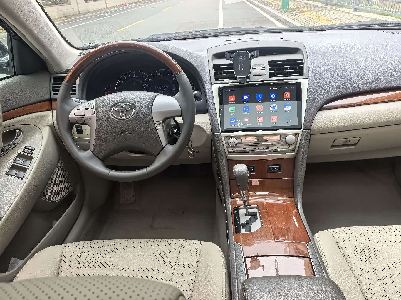Toyota Camry, 2015 10