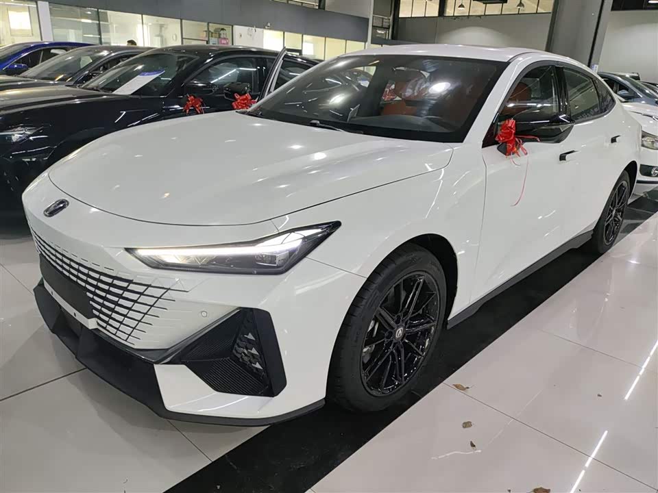 Changan UNI-V Smart iDD