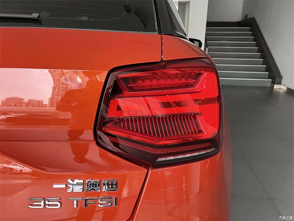Audi Q2L, 2019 12