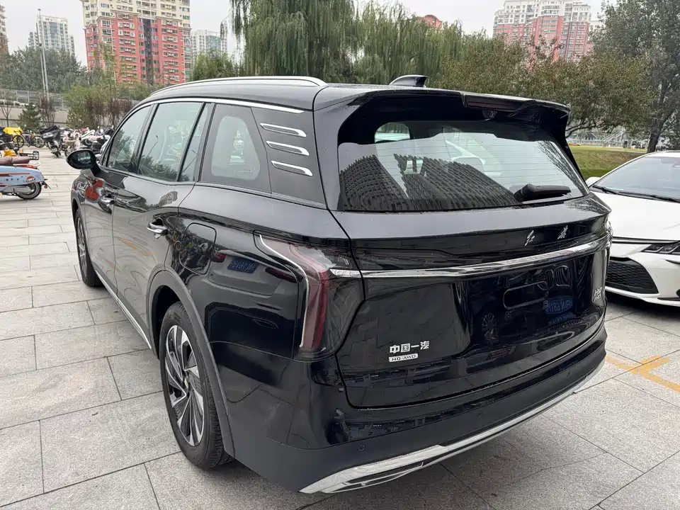 Hongqi HS7 PHEV