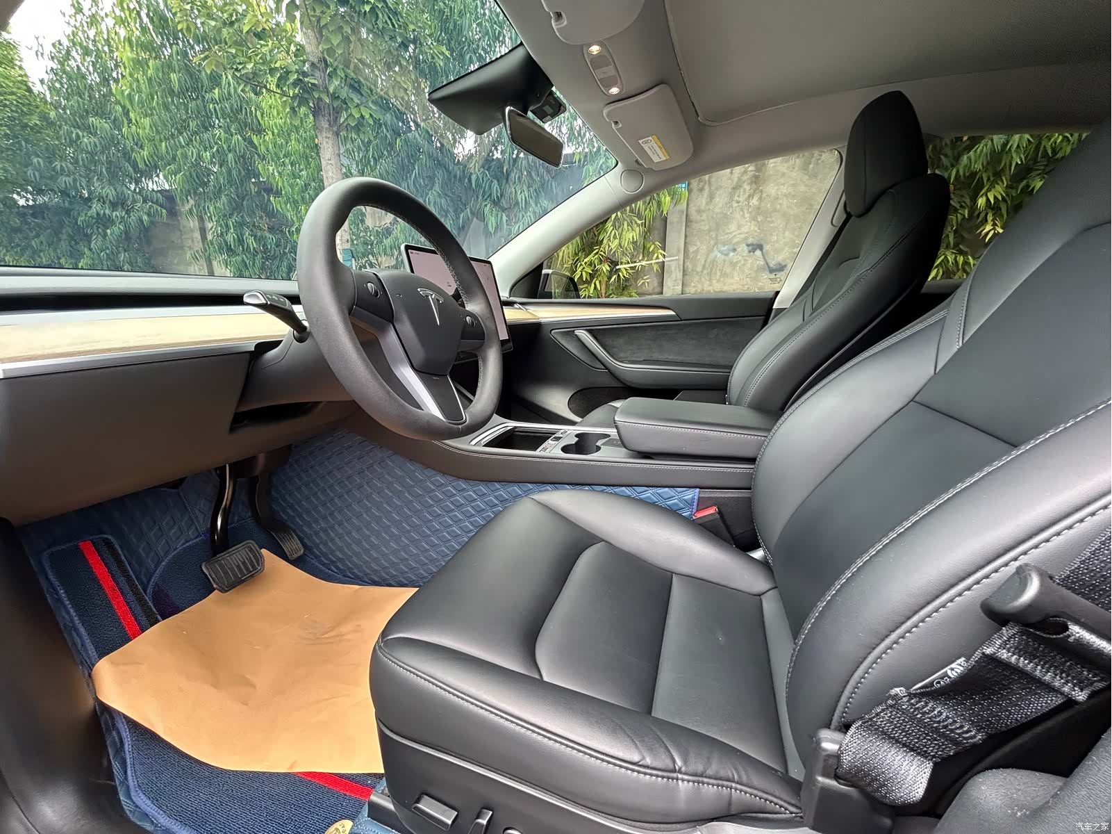 Tesla Model Y, 2023 9
