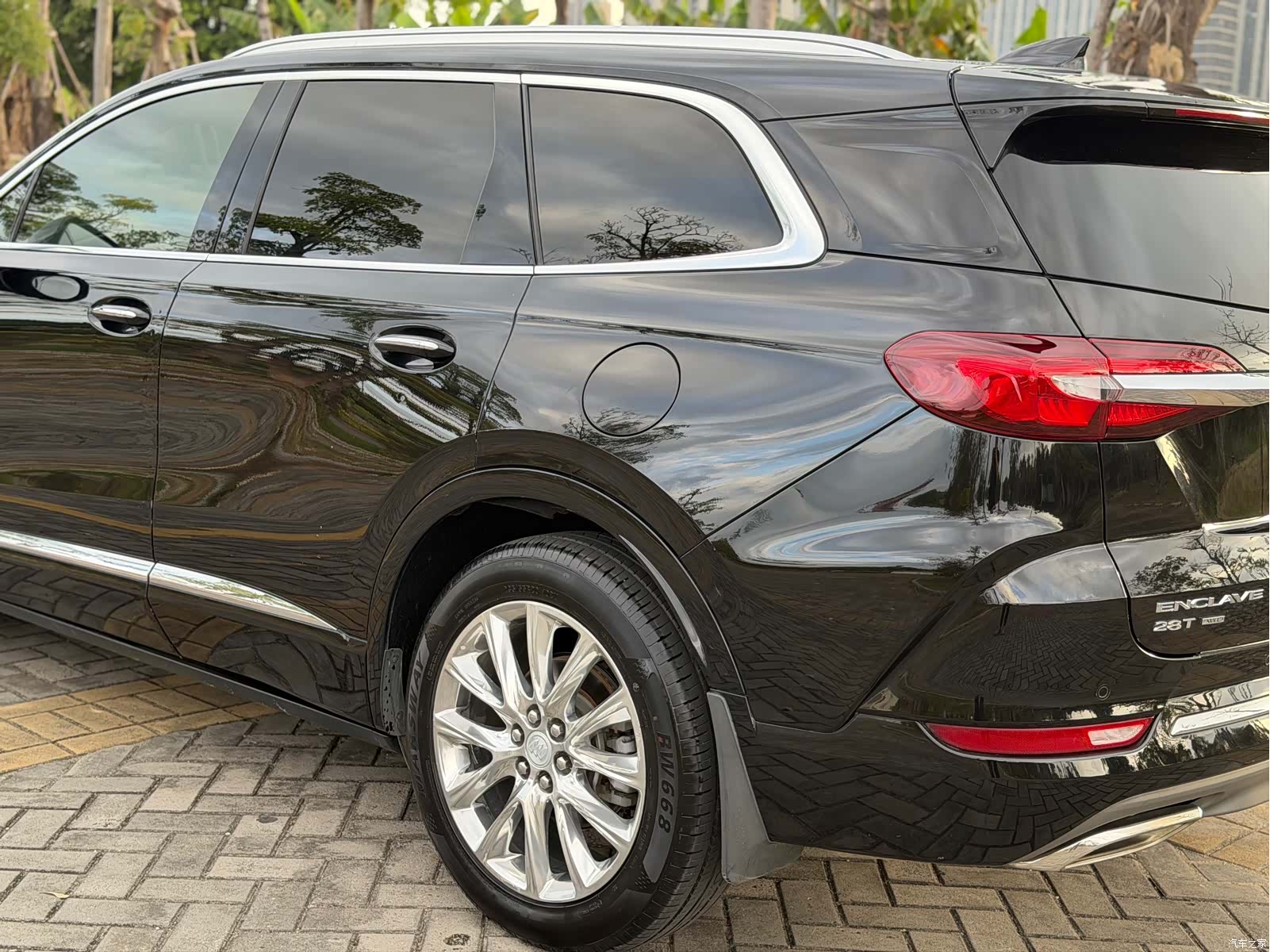 Buick Enclave, 2020 10