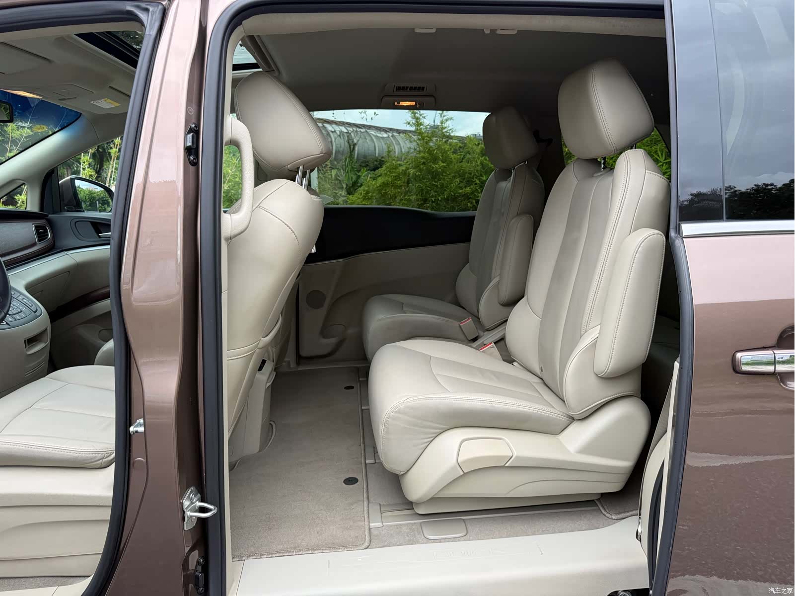 Buick GL8, 2020 9