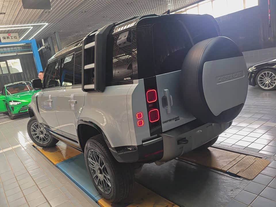 Land Rover guard Land Rover guard