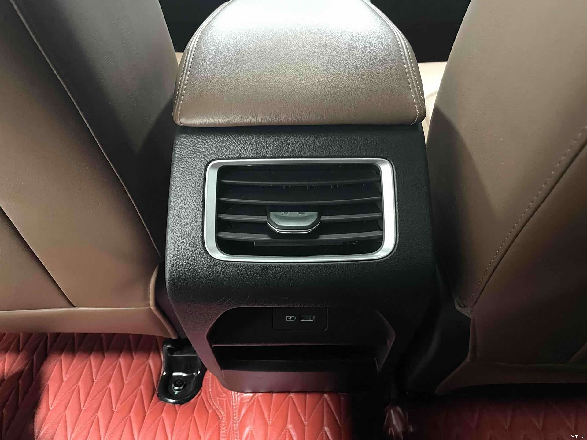 Geely X6, 2022 12