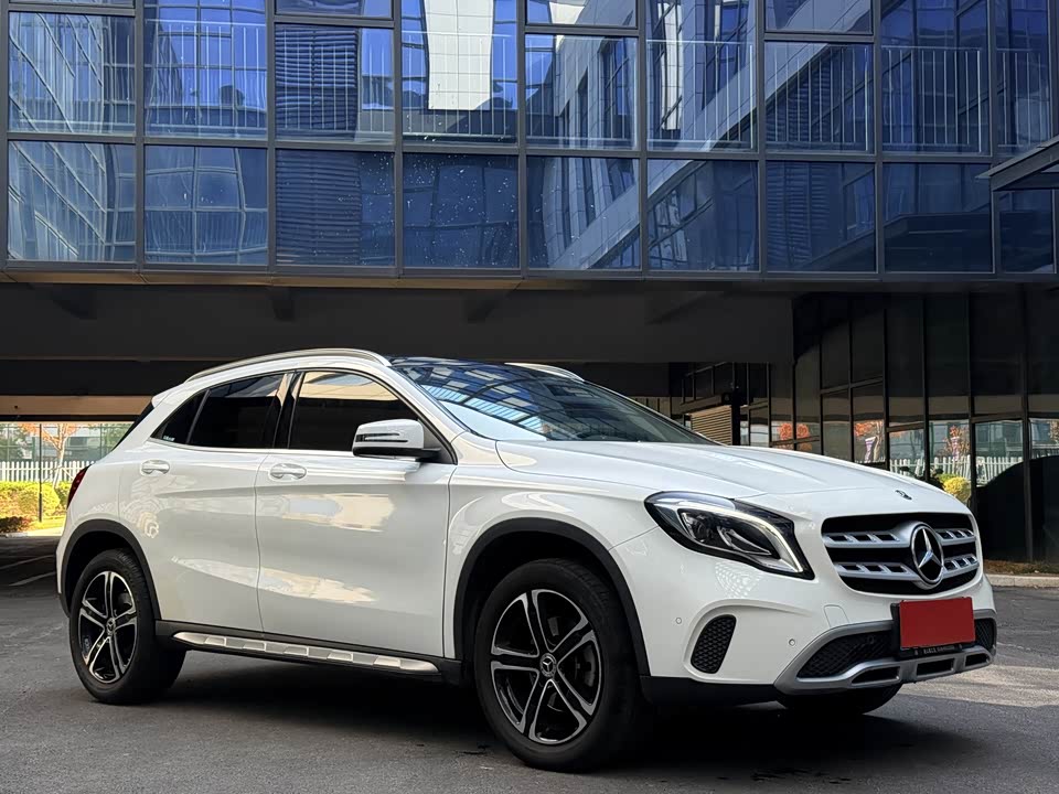 Mercedes-Benz GLA