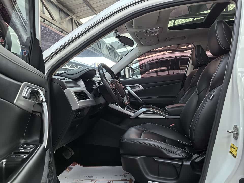 Geely Atlas