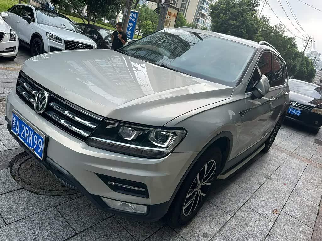 Volkswagen Tiguan L