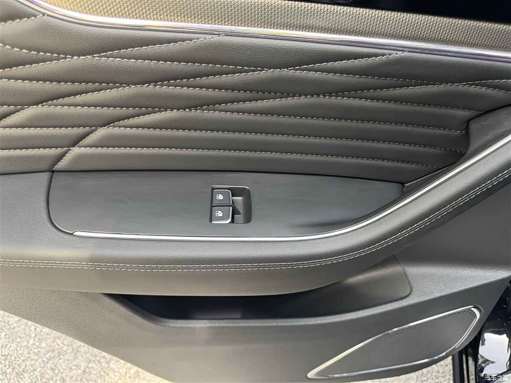 Hongqi HS5, 2022 28