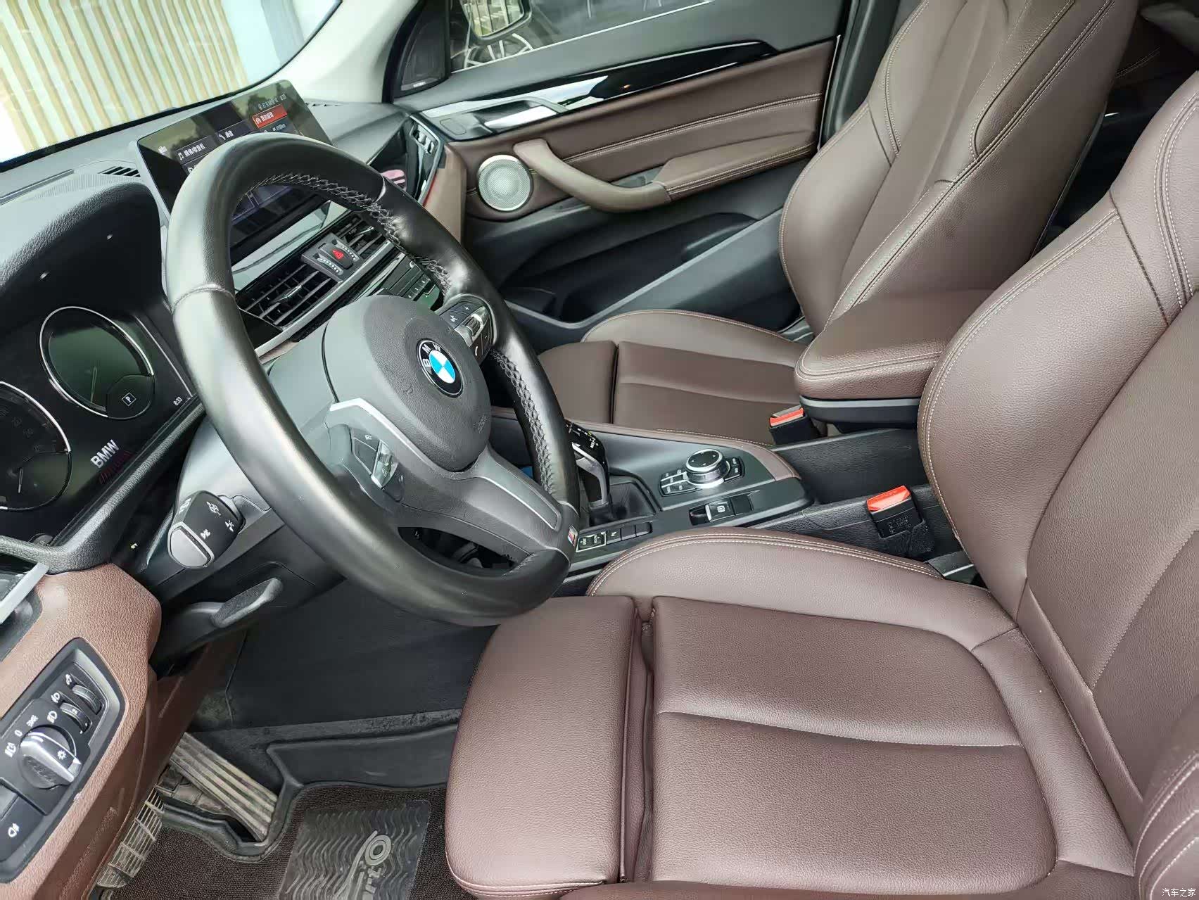 BMW X1, 2022 все фото