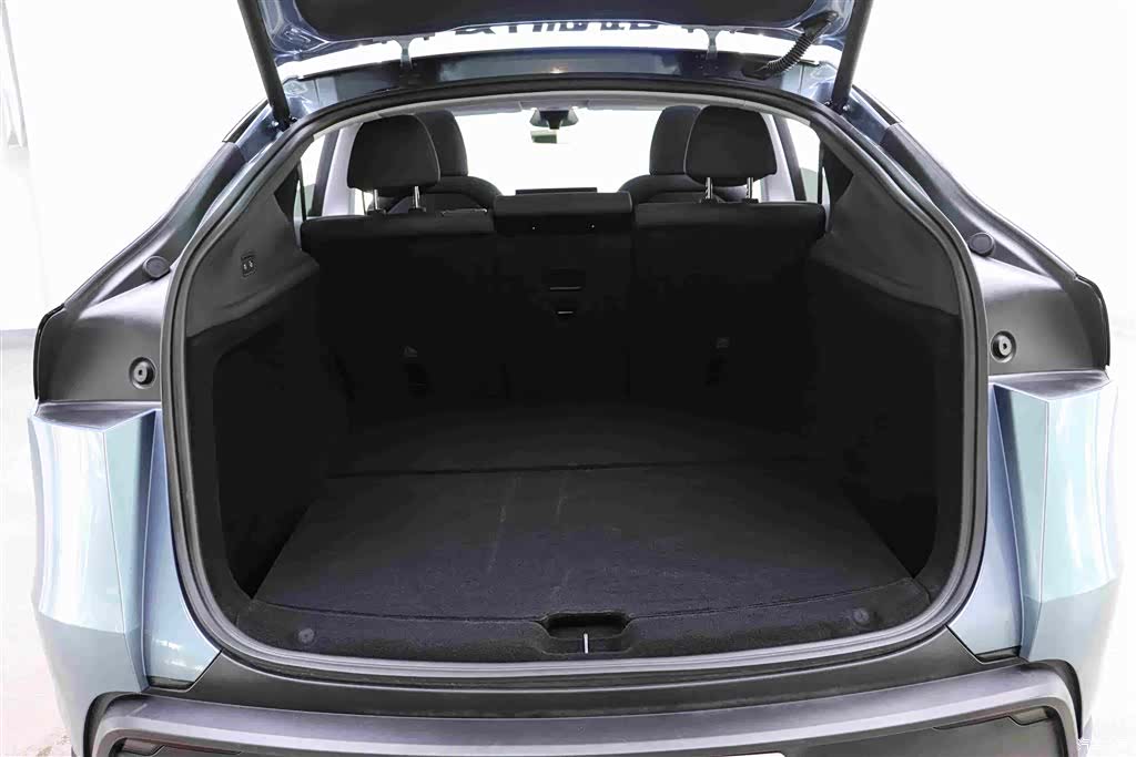 Tesla Model Y, 2025 29