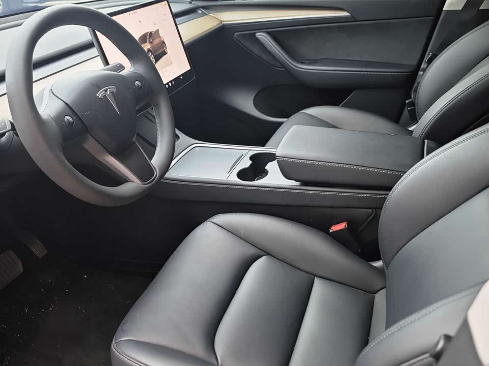 Tesla Model Y Tesla Model Y