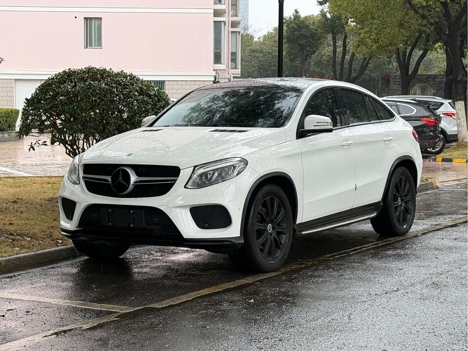 Mercedes-Benz GLE, 2016 1
