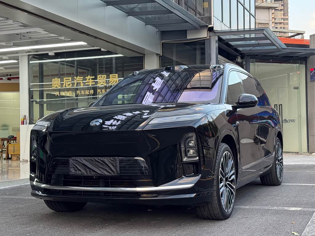 NIO ES8