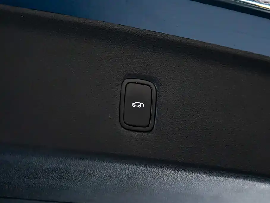 AITO Ask the world M9