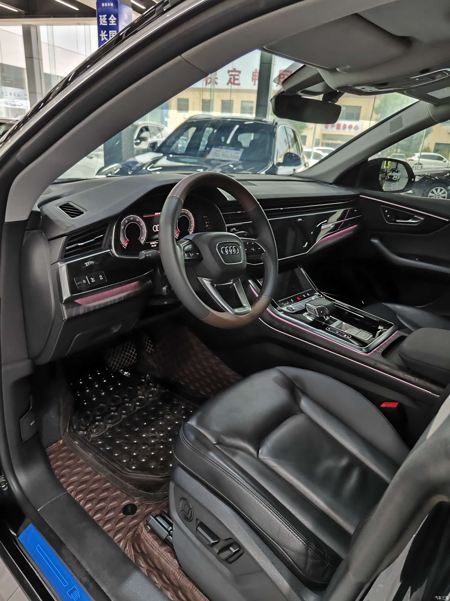 Audi Q8, 2021 4