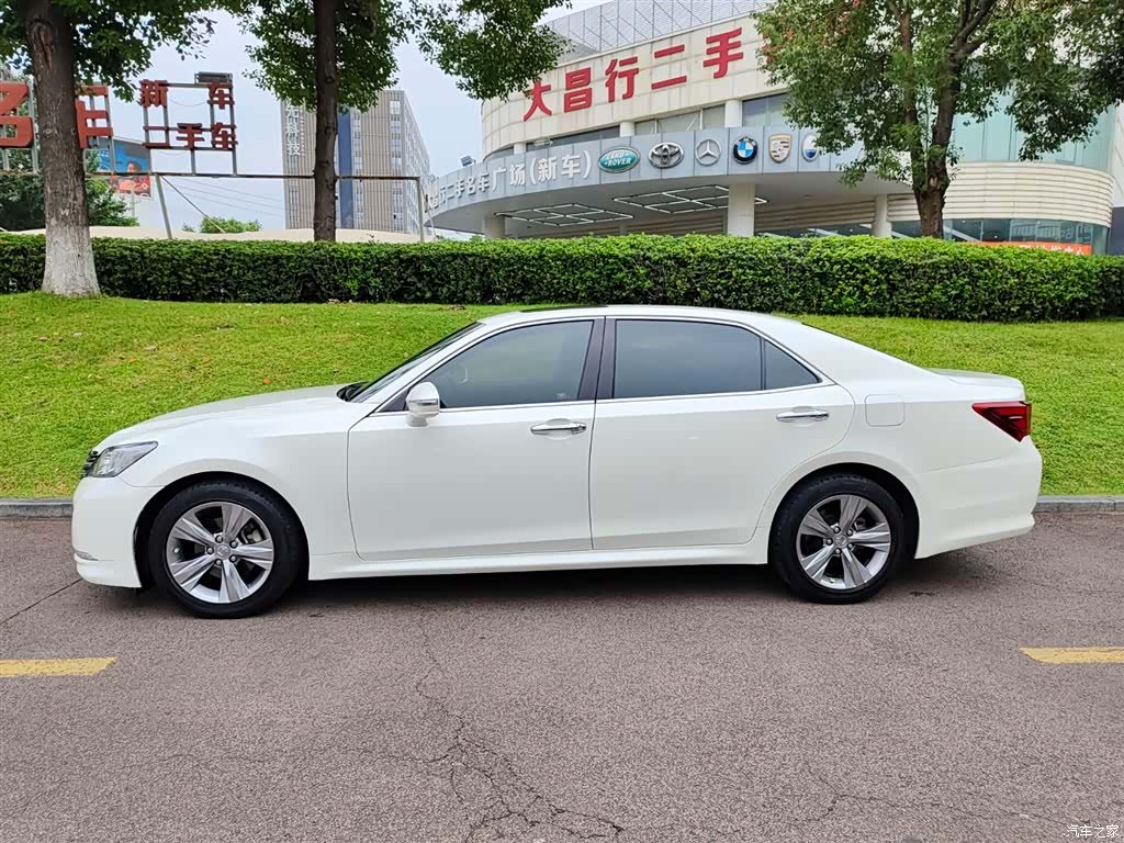 Toyota Crown, 2016 3