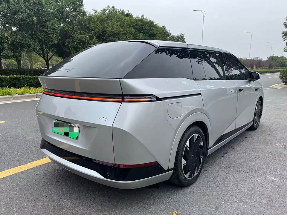 XPENG X9