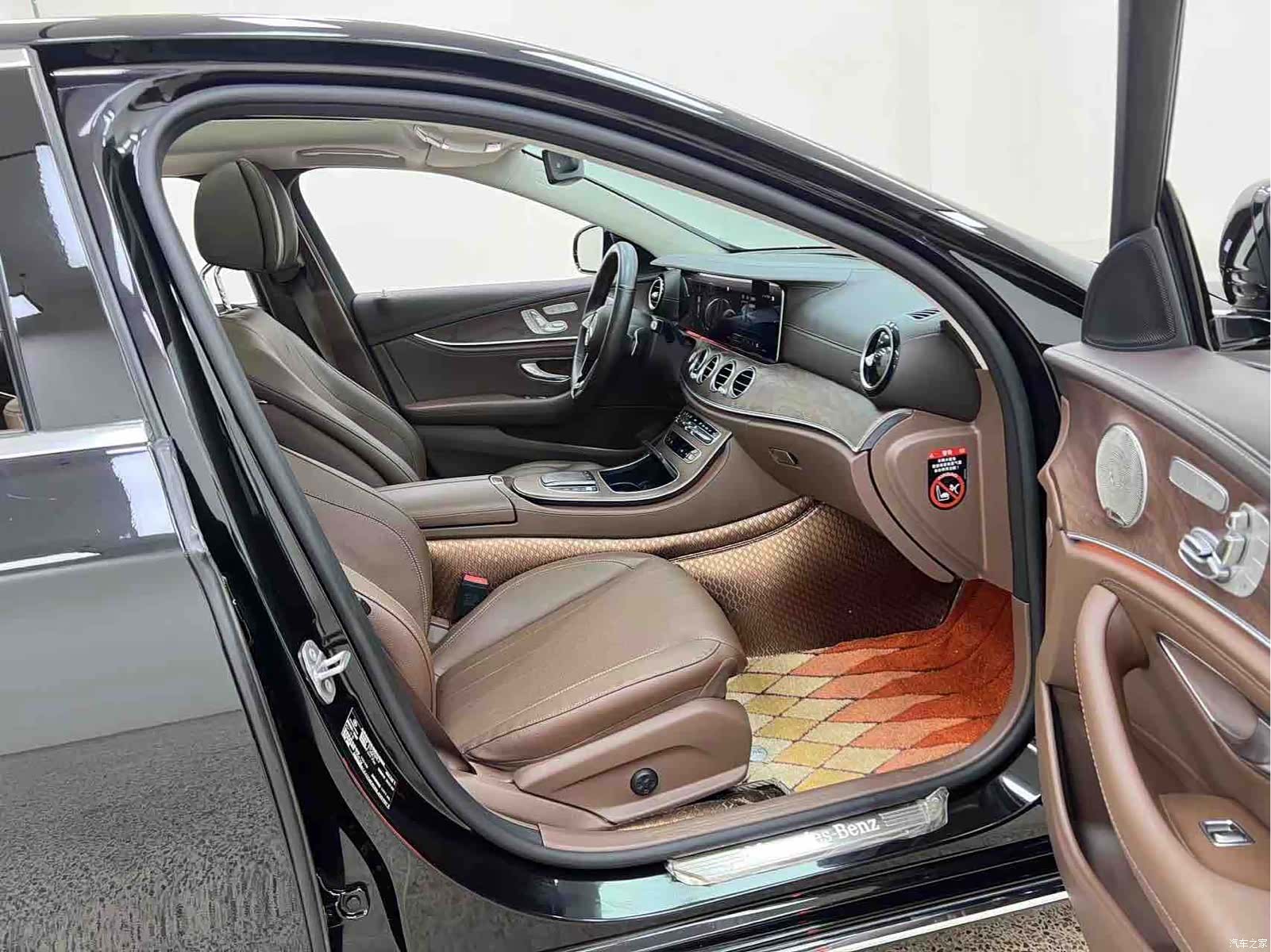 Mercedes-Benz E-Class, 2022 24