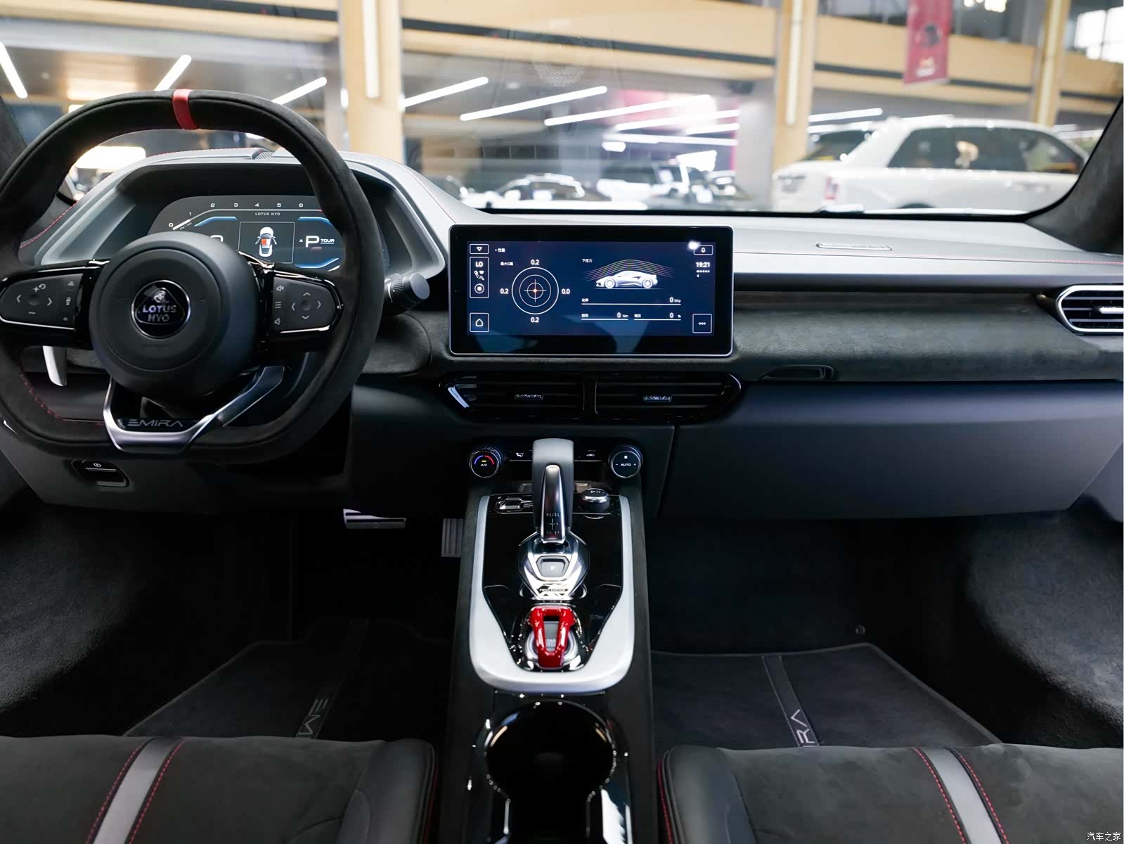 Lotus EMIRA, 2025 11