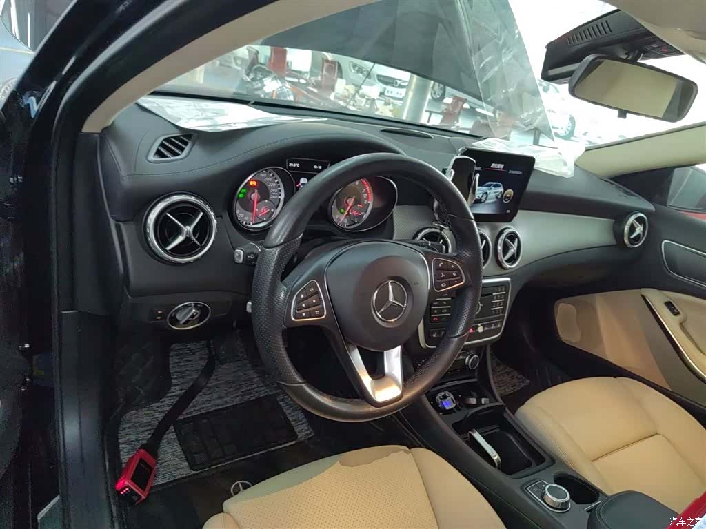 Mercedes-Benz GLA, 2017 10