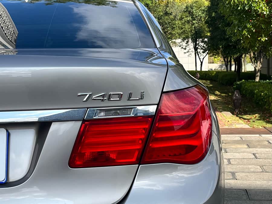 BMW 7-Series 2011, фото 26