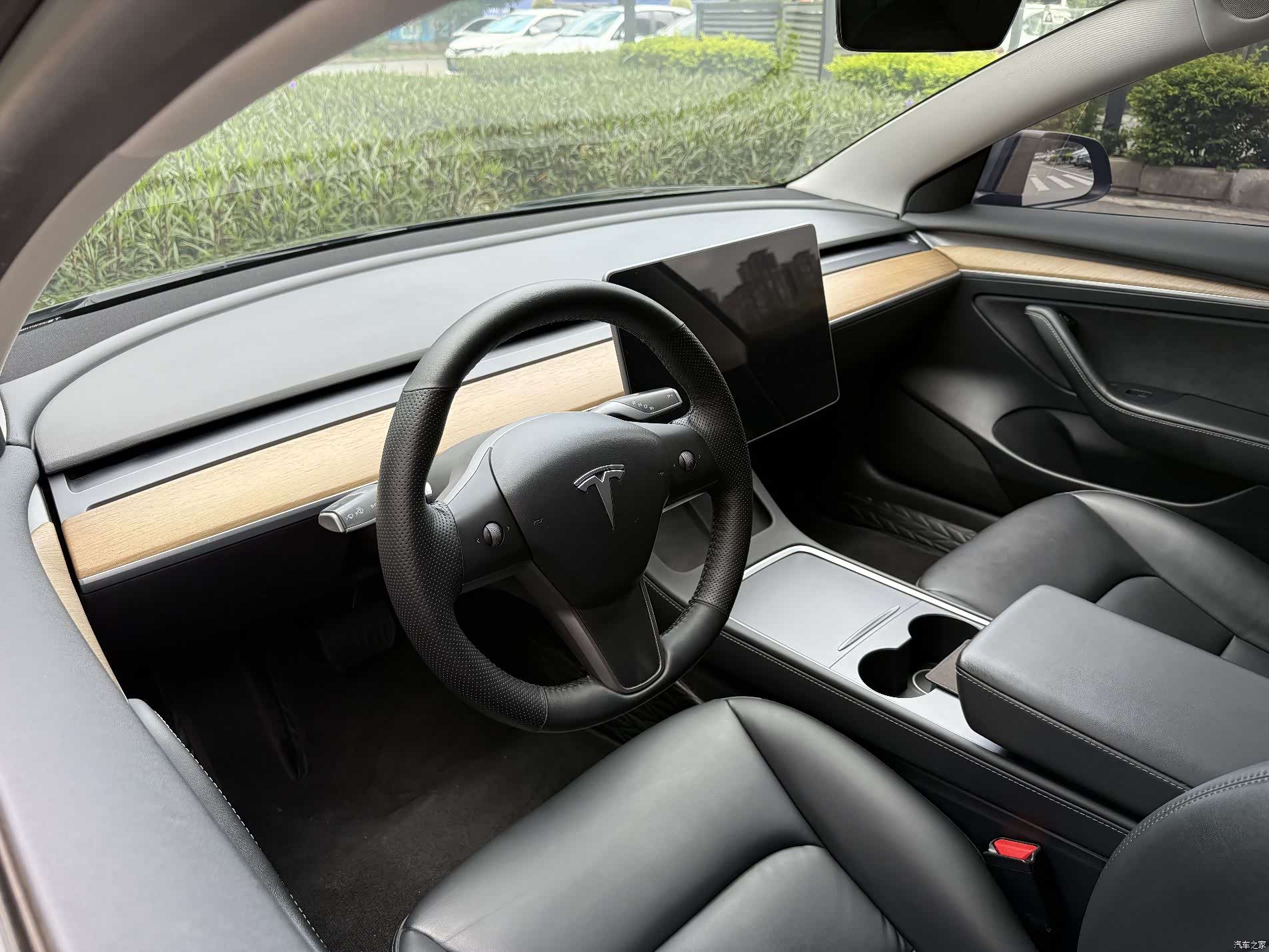 Tesla Model 3, 2021 13