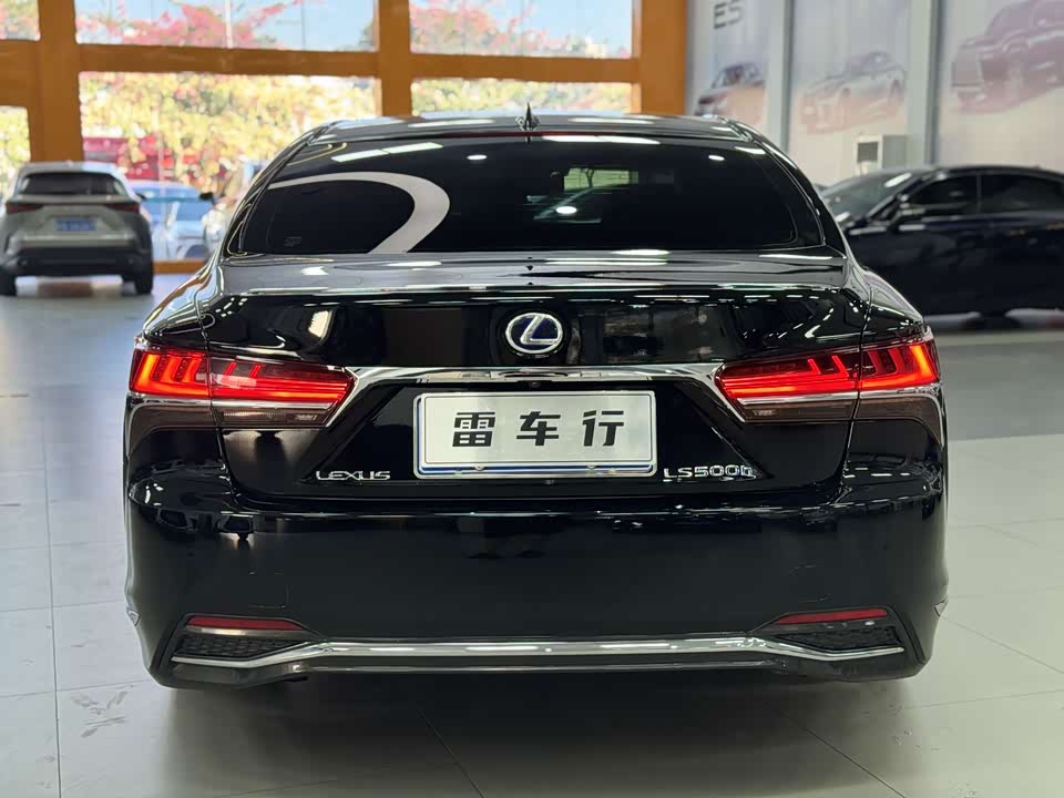 Lexus LS