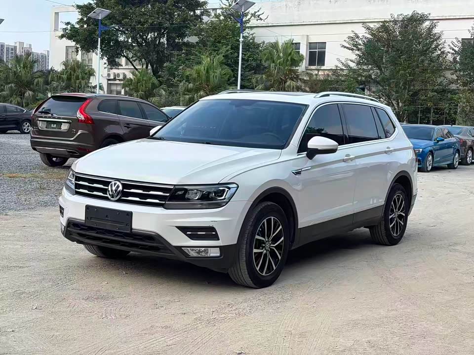 Volkswagen Tiguan L