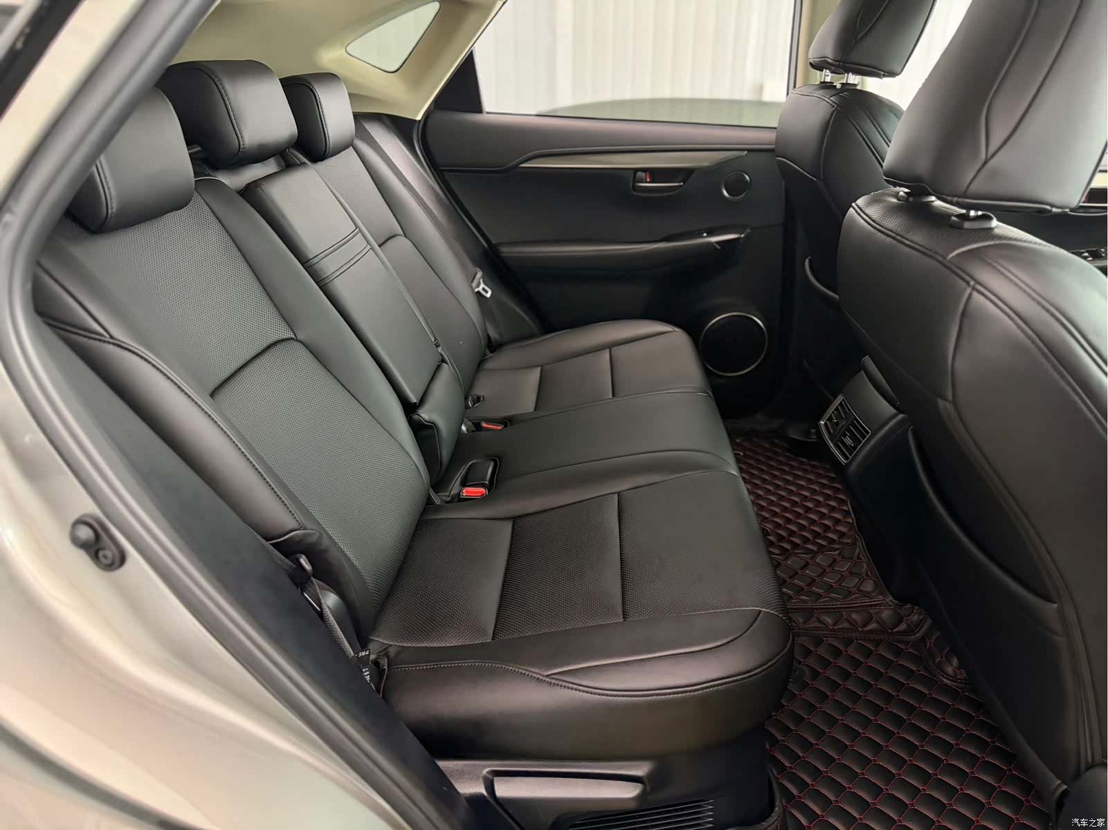 Lexus NX, 2018 17