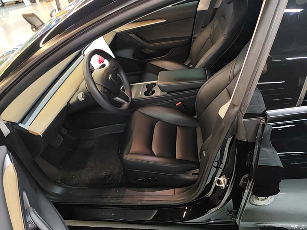 Tesla Model 3, 2023 15