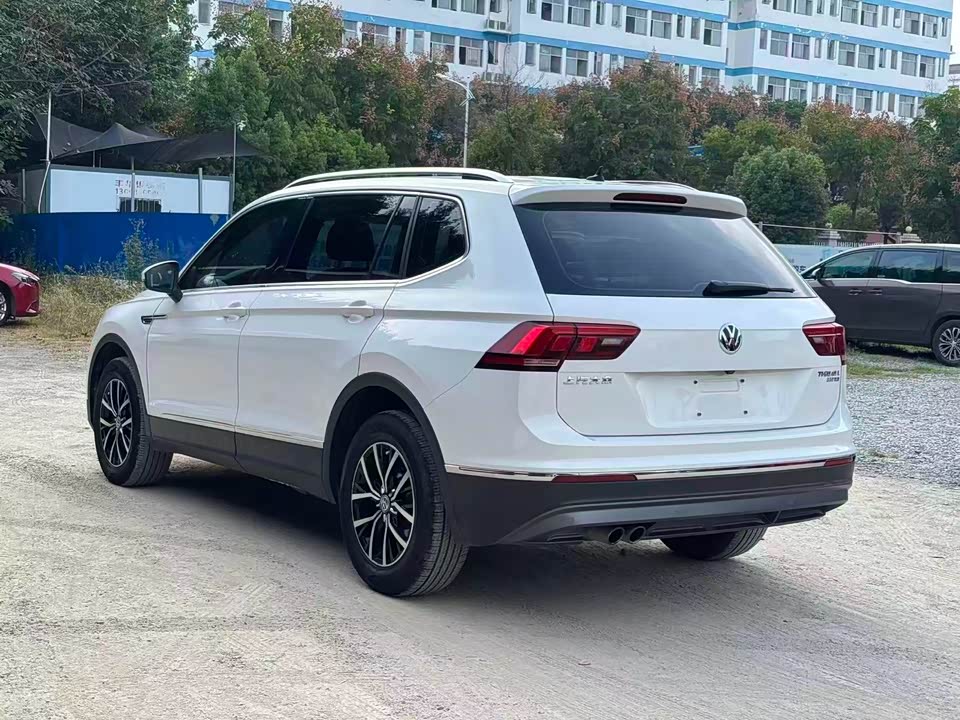 Volkswagen Tiguan L