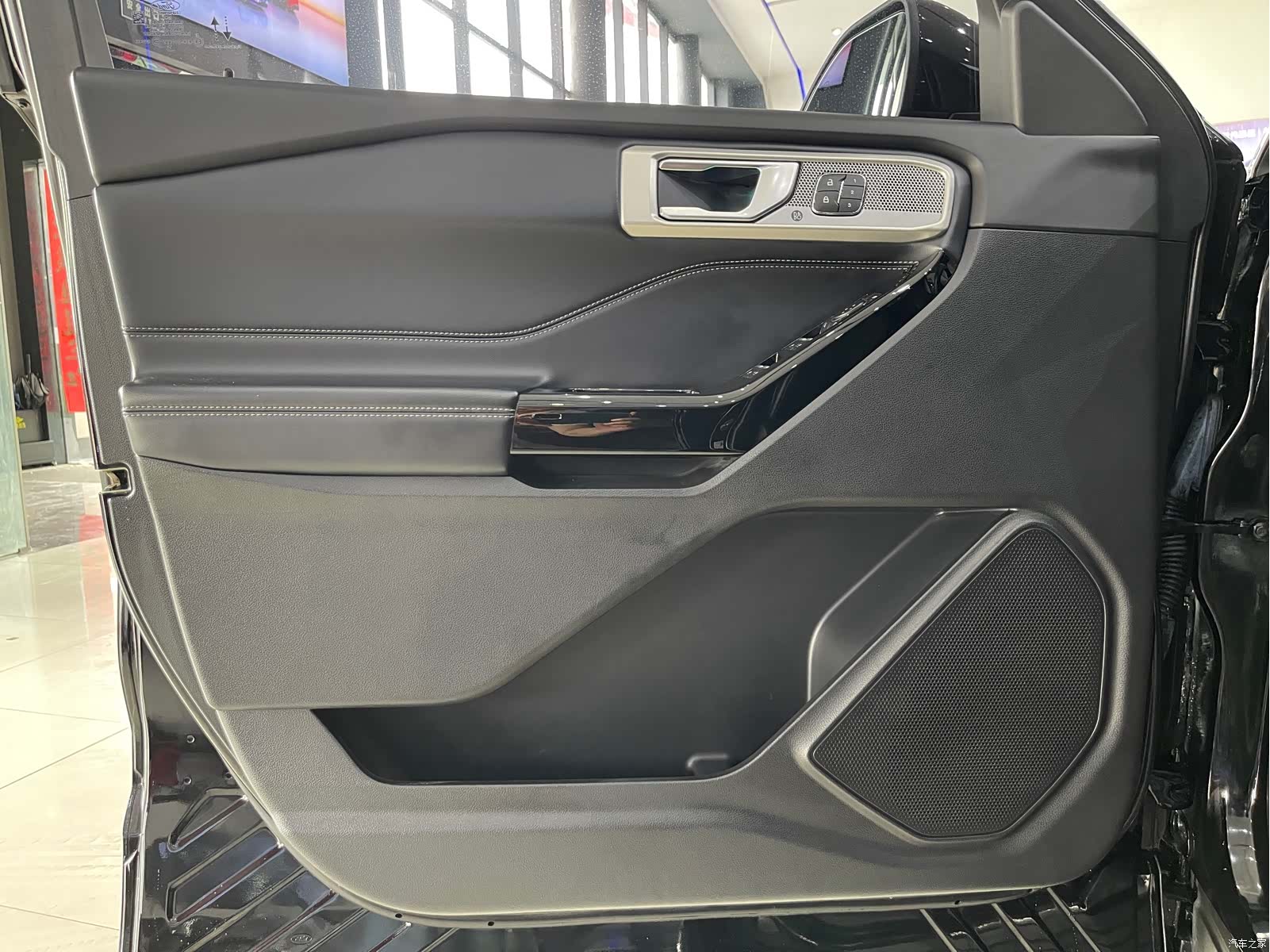 Ford Explorer, 2020 12