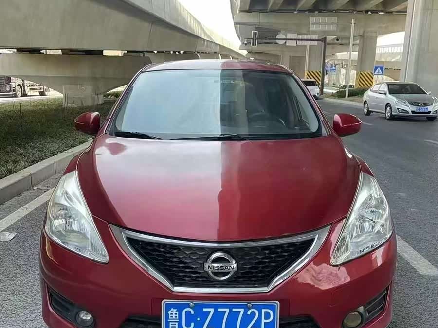 Nissan Tiida 2013, фото 2