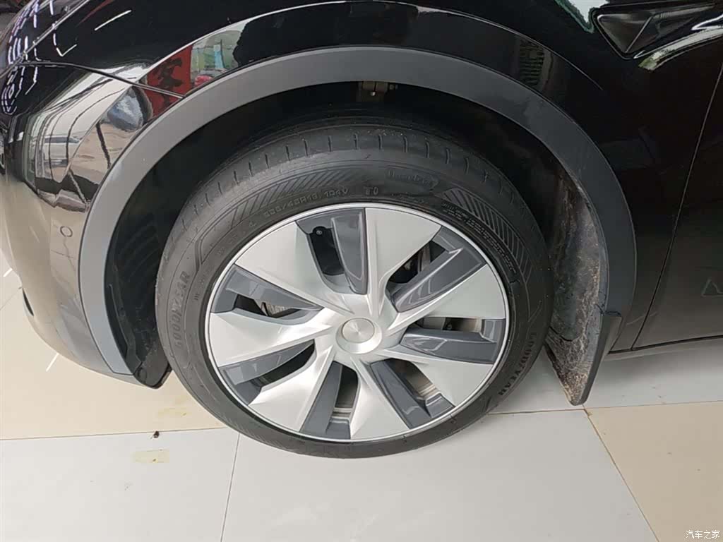 Tesla Model Y, 2023 23