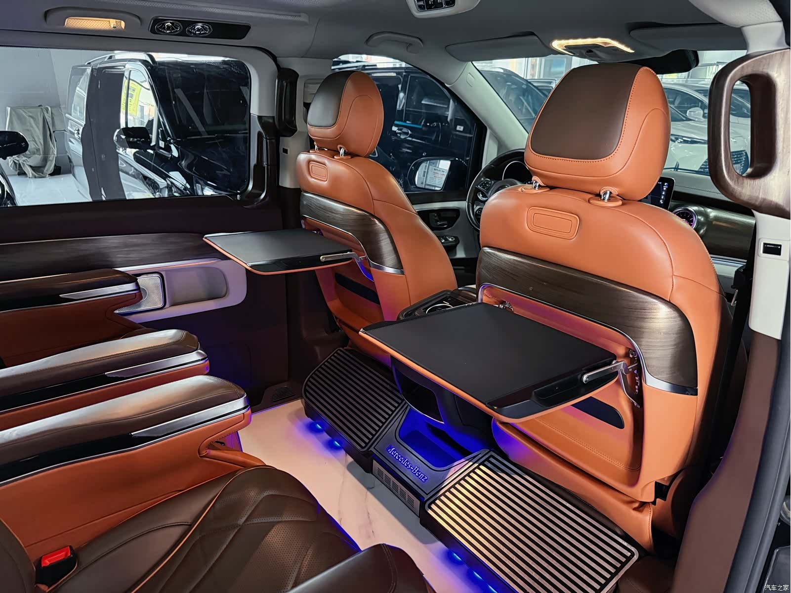 Mercedes-Benz V-Class, 2023 7