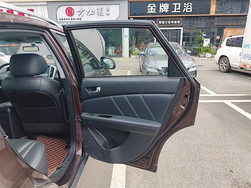 Luxgen Excellent 6 SUV Luxgen Excellent 6 SUV