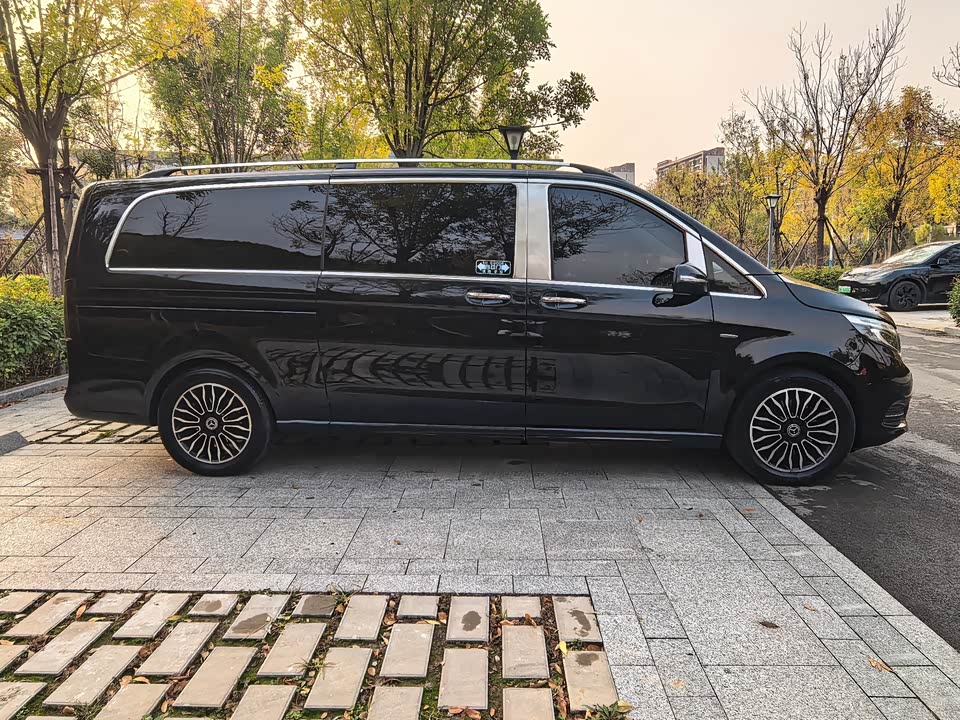 Mercedes-Benz V-class