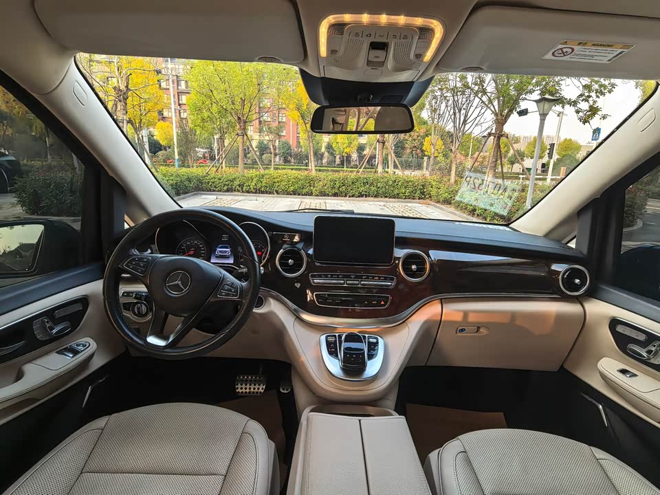 Mercedes-Benz V-class