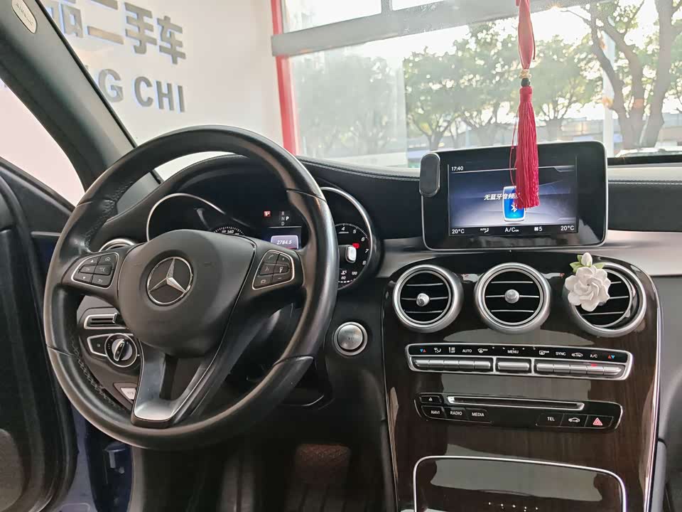 Mercedes-Benz GLC Mercedes-Benz GLC