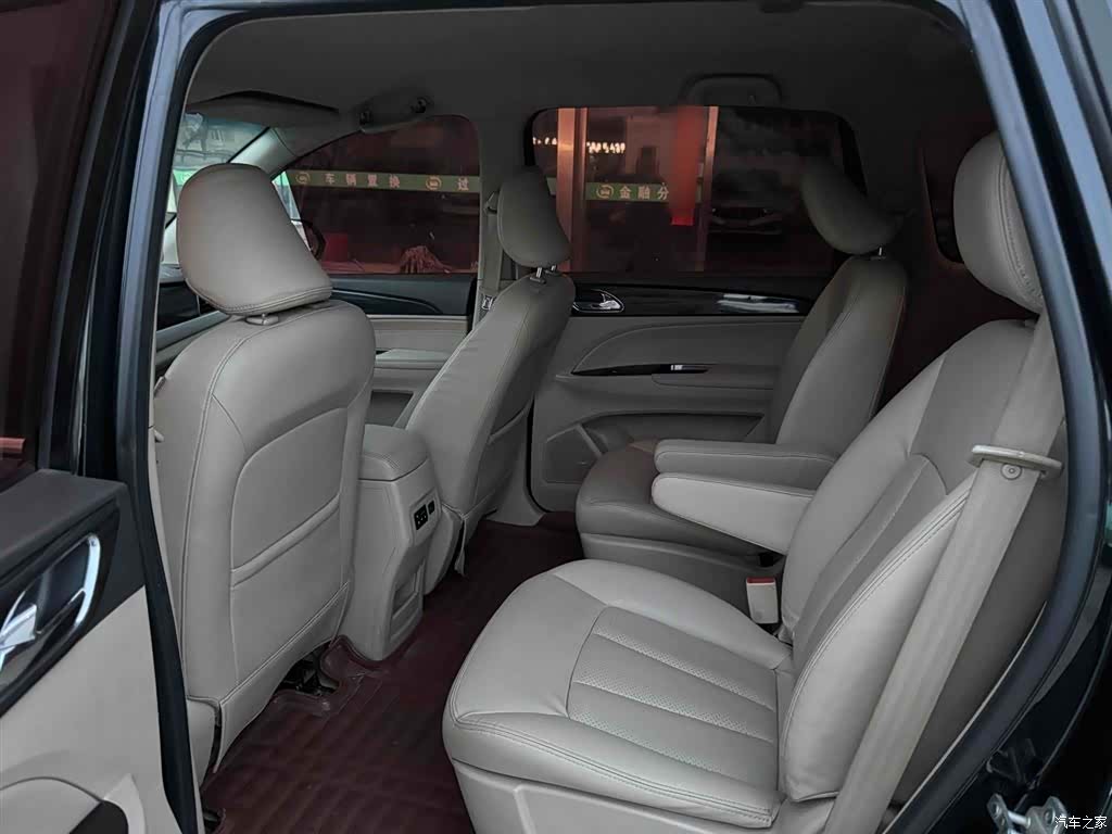 Wuling 730, 2016 2